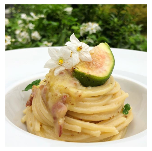 Pasta alla chitarra con fichi e speck 