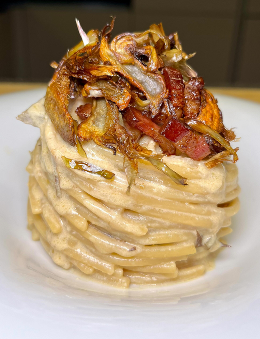 Spaghettone con carciofi, ricotta e pancetta